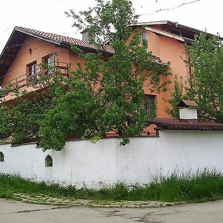 Hadjibulevata Guest House Kovachevtsi Luaran gambar