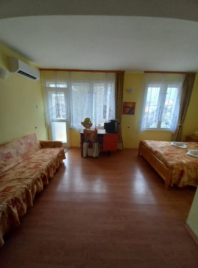 Hadjibulevata Guest House Kovachevtsi Luaran gambar