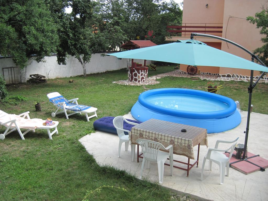 Hadjibulevata Guest House Kovachevtsi Luaran gambar