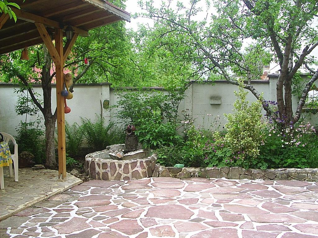 Hadjibulevata Guest House Kovachevtsi Luaran gambar