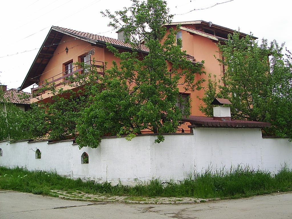 Hadjibulevata Guest House Kovachevtsi Luaran gambar